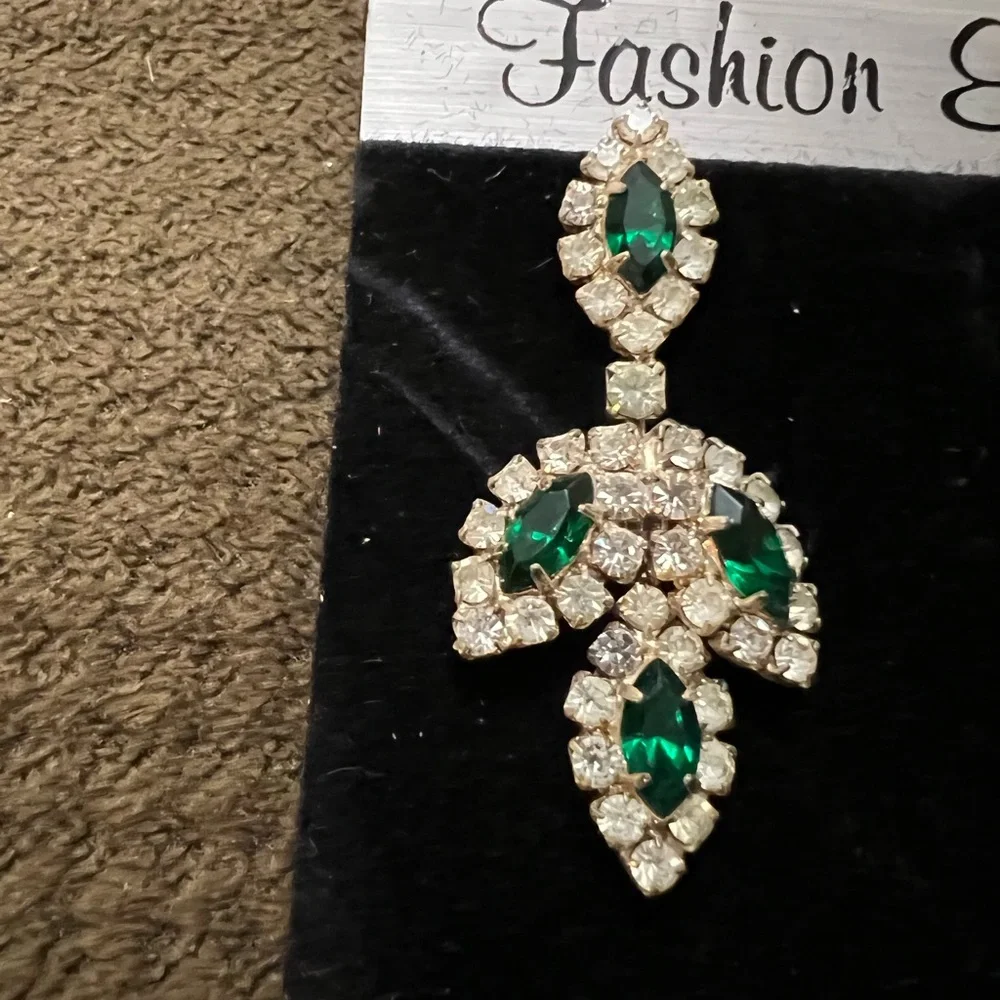 Formal/Prom Earring - Picture 2 of 2